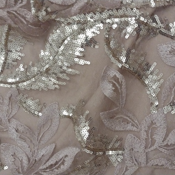 NEW Venus Embroidered Sequin top ptp 20" - Picture 3 of 6